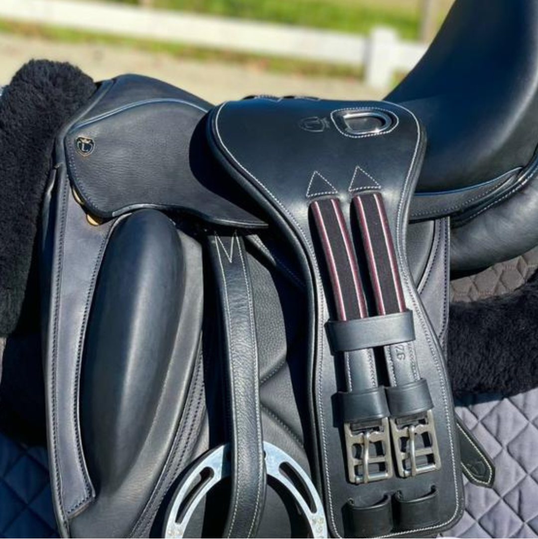 Levade Dressage Girth