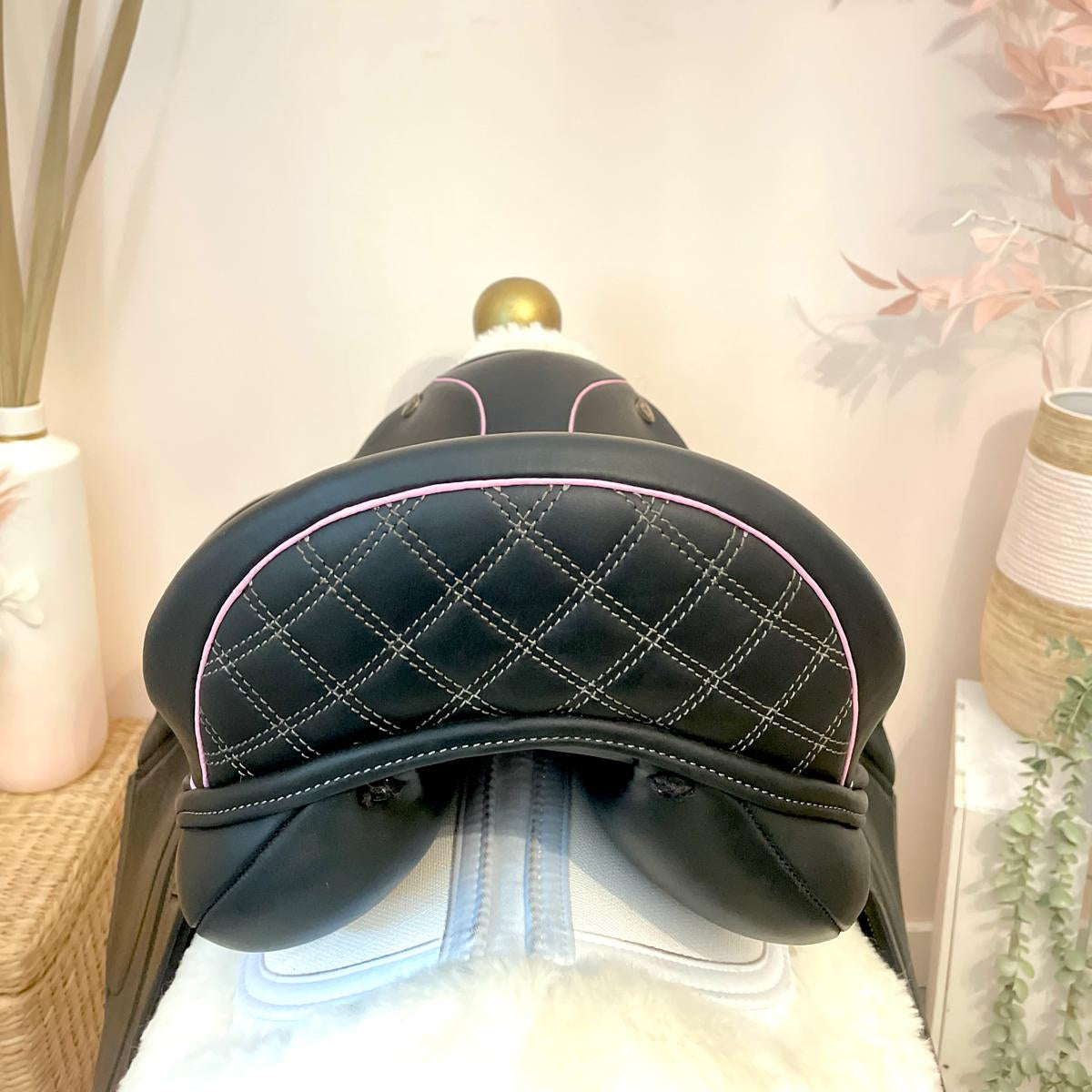 18” Legato Dressage Saddle
