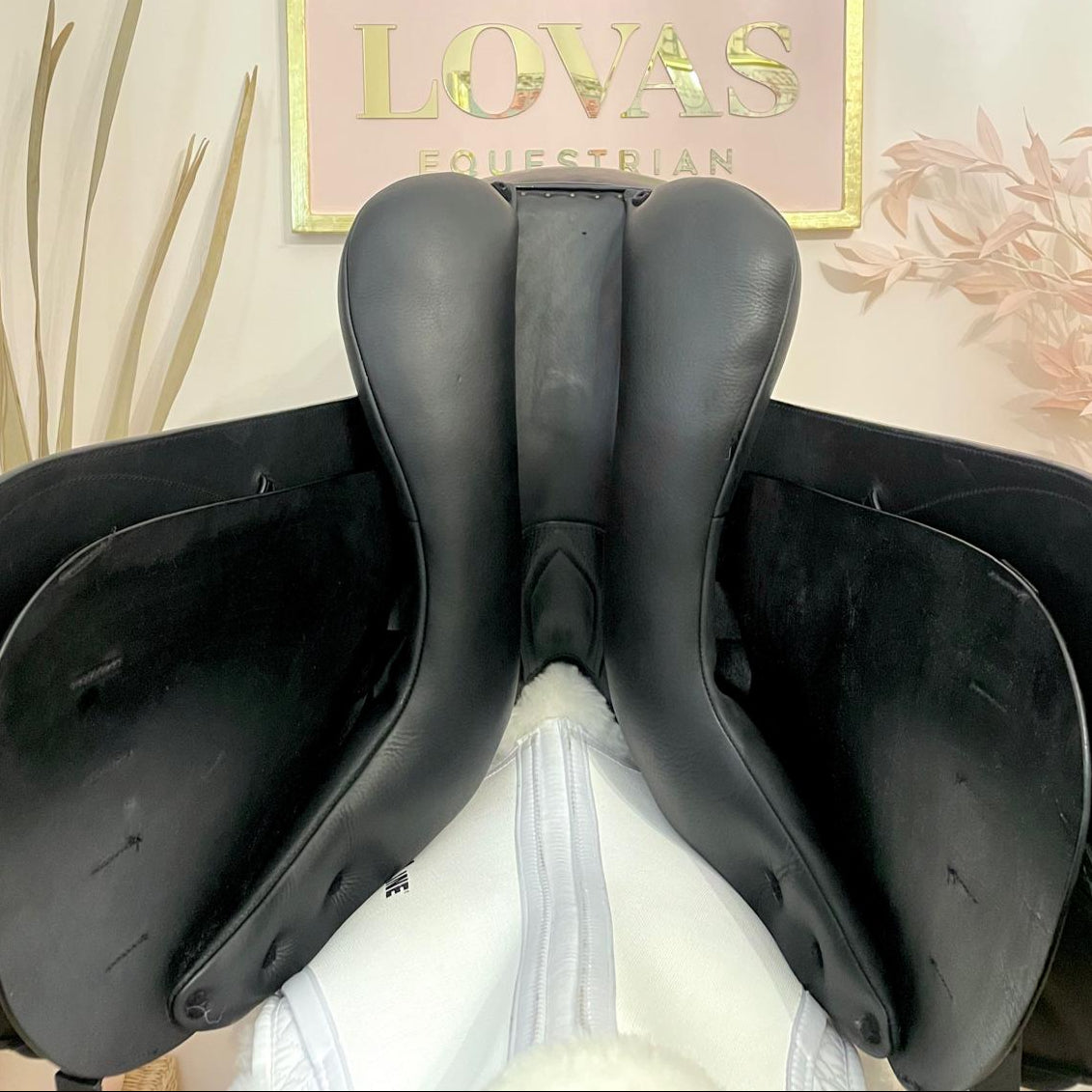 17.5” Lagos Dressage Saddle