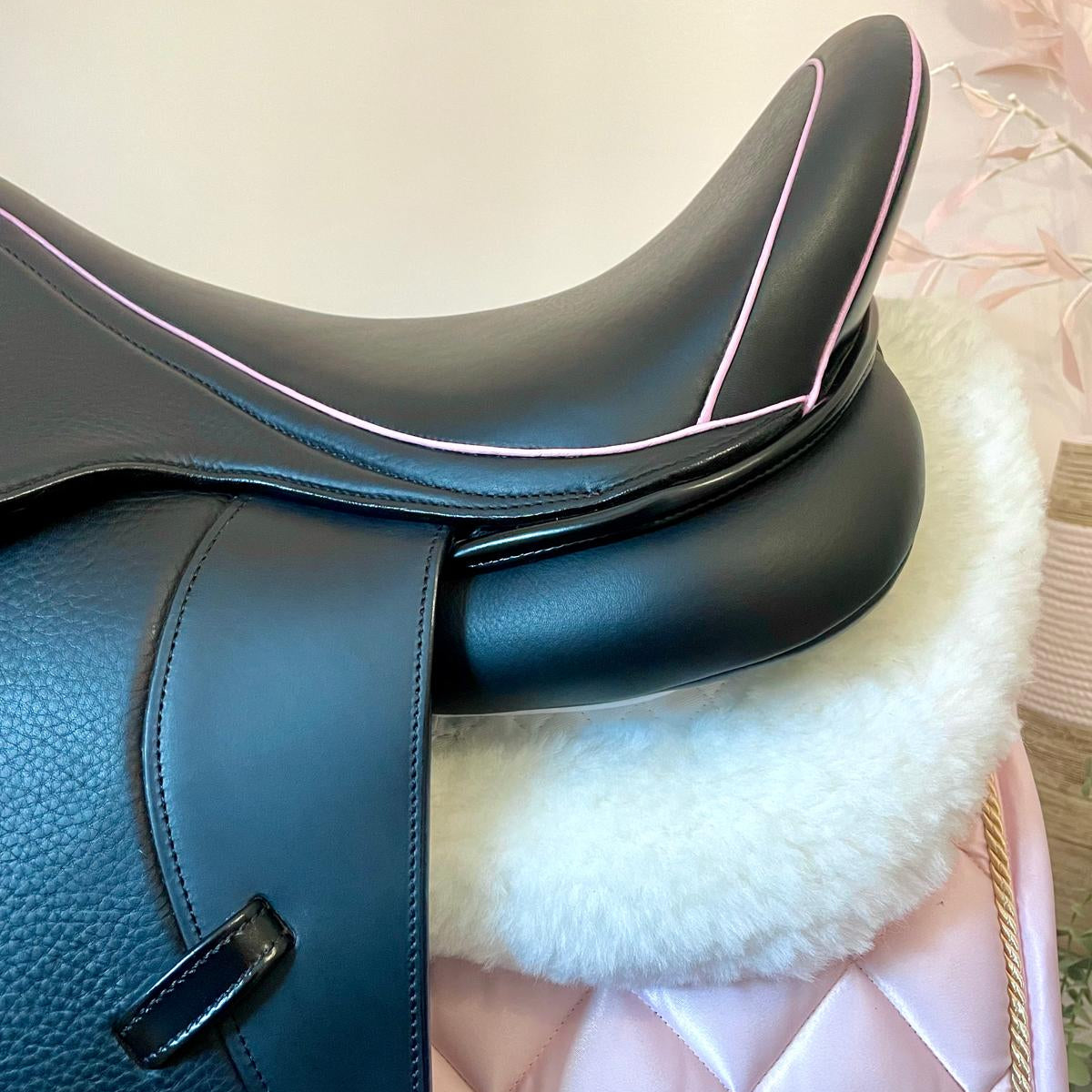 17.5” Lagos Dressage Saddle