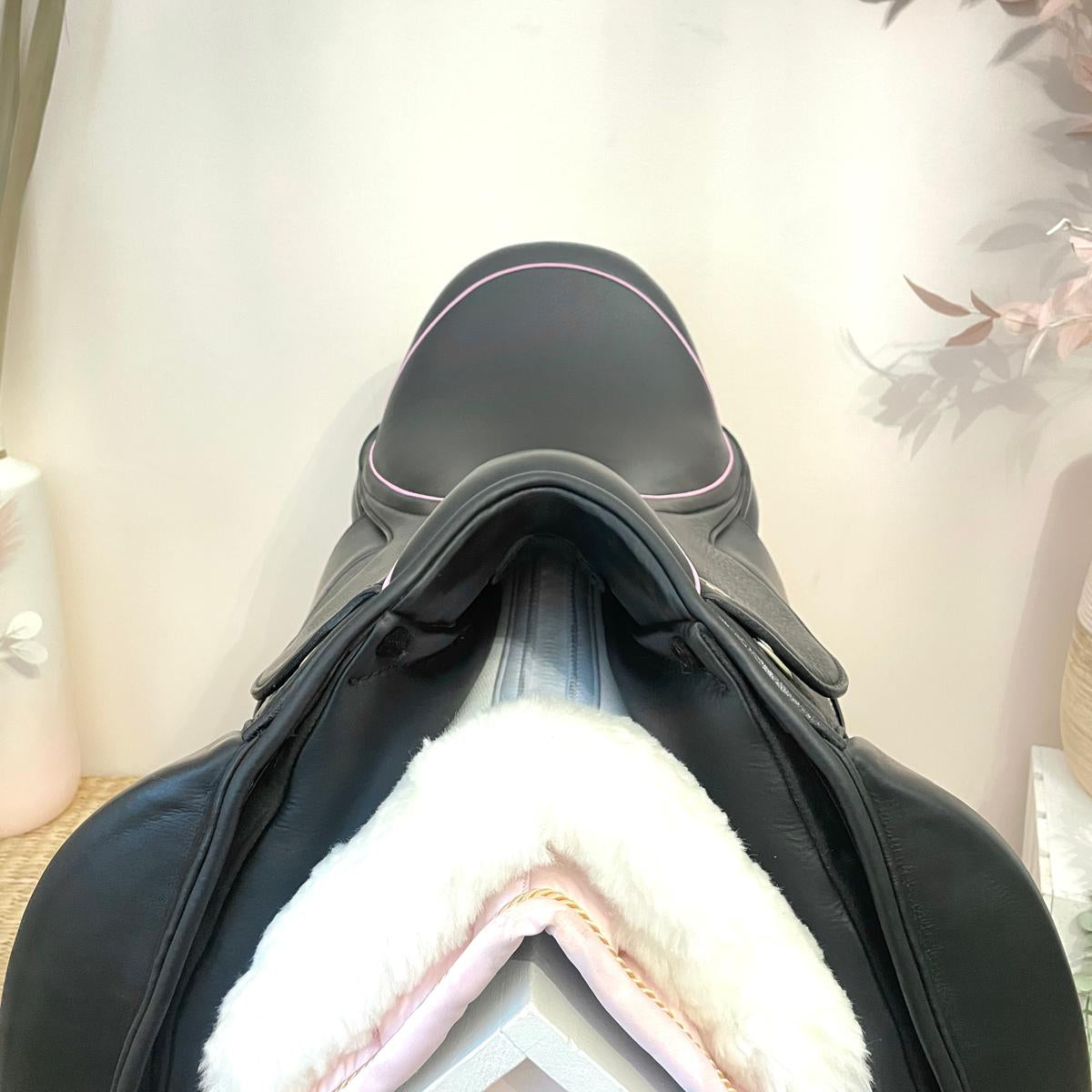 17.5” Lagos Dressage Saddle