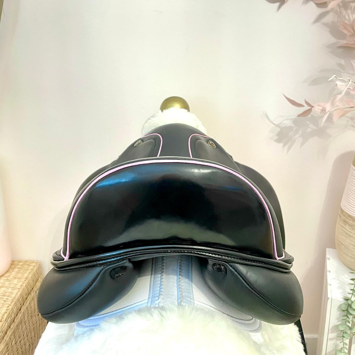 17.5” Lagos Dressage Saddle