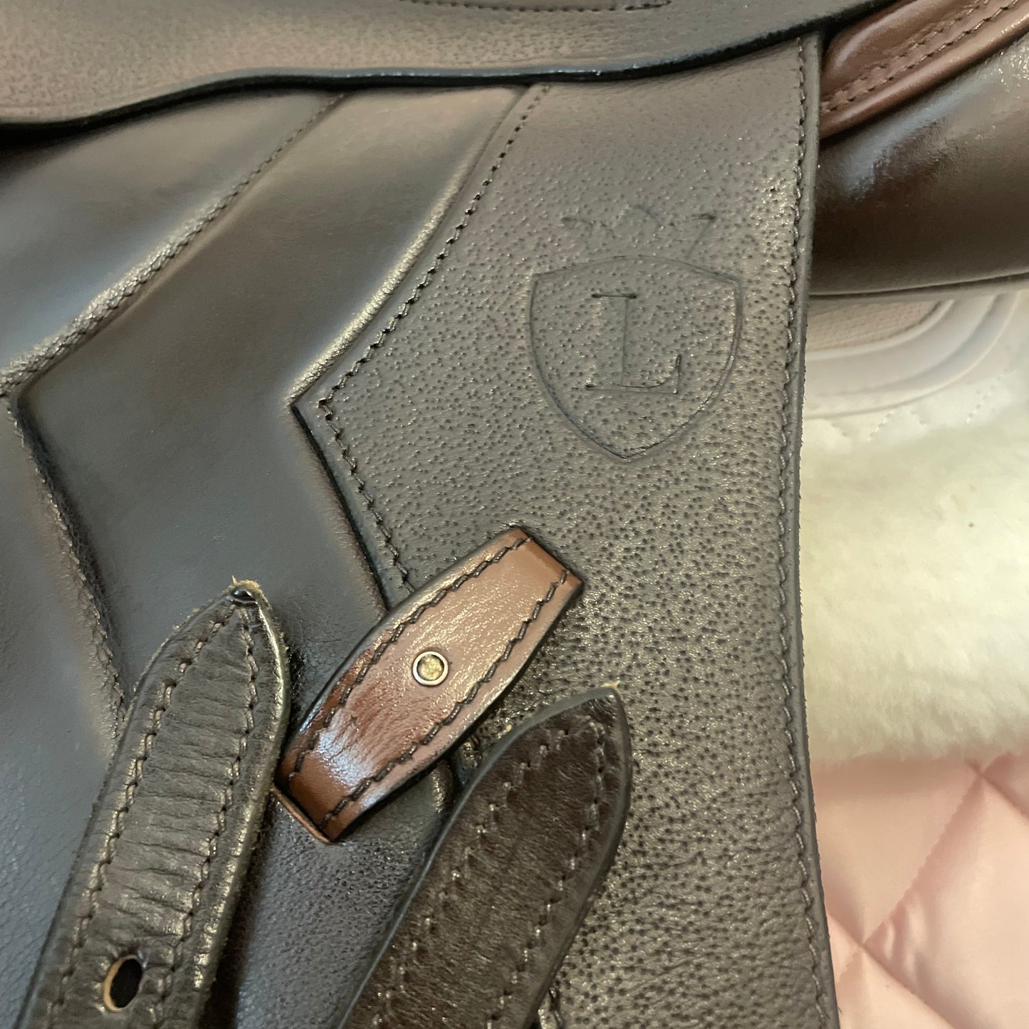 17.5” Wide Lovas Liberty monoflap Dressage Saddle